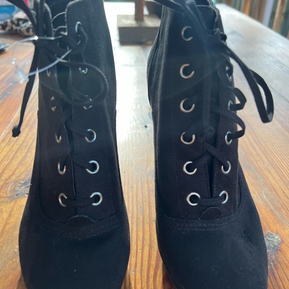 Fioni Faux Suede Tie High Heel Women’s Bootie Boots Women’s 11 NWOT - Picture 2 of 8